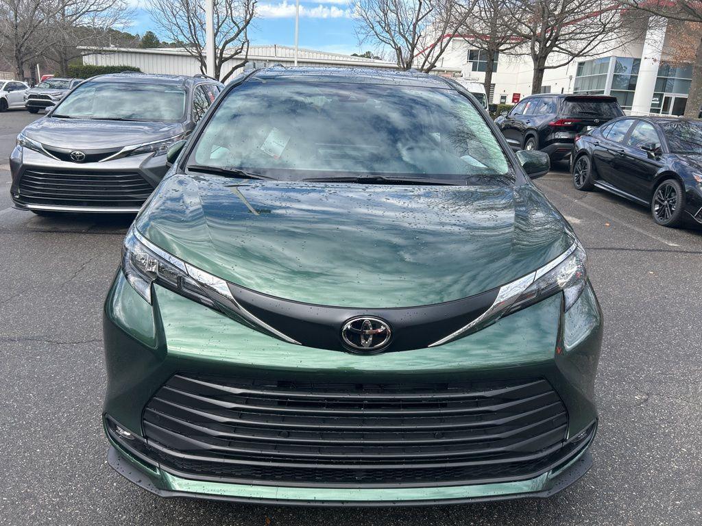 new 2026 Toyota Sienna car, priced at $48,008