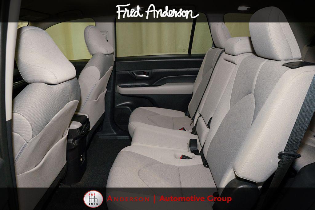 used 2025 Toyota Highlander car, priced at $43,174