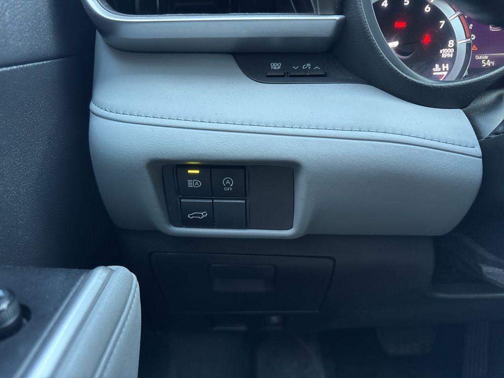 used 2023 Toyota Highlander car, priced at $31,237