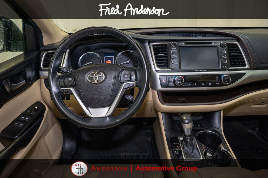 used 2018 Toyota Highlander car, priced at $25,894