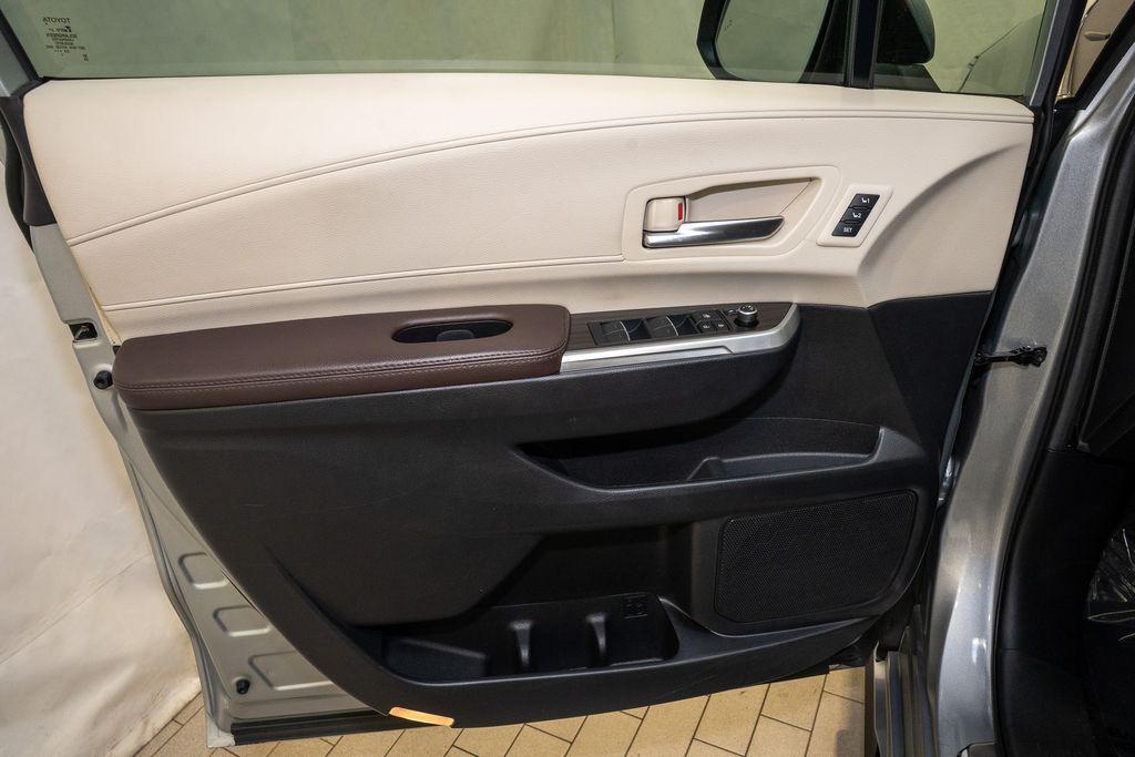 used 2024 Toyota Sienna car, priced at $46,986