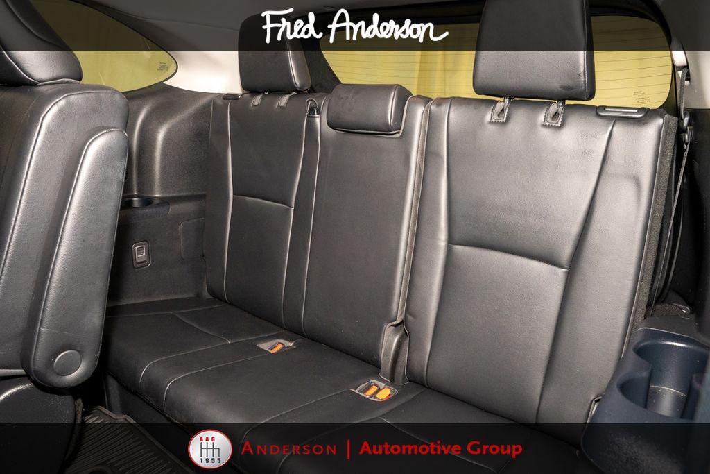 used 2022 Toyota Highlander car, priced at $33,144