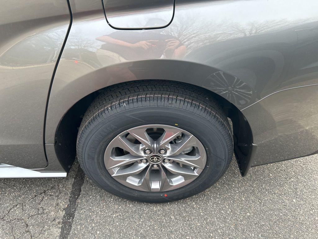 new 2026 Toyota Sienna car, priced at $50,778