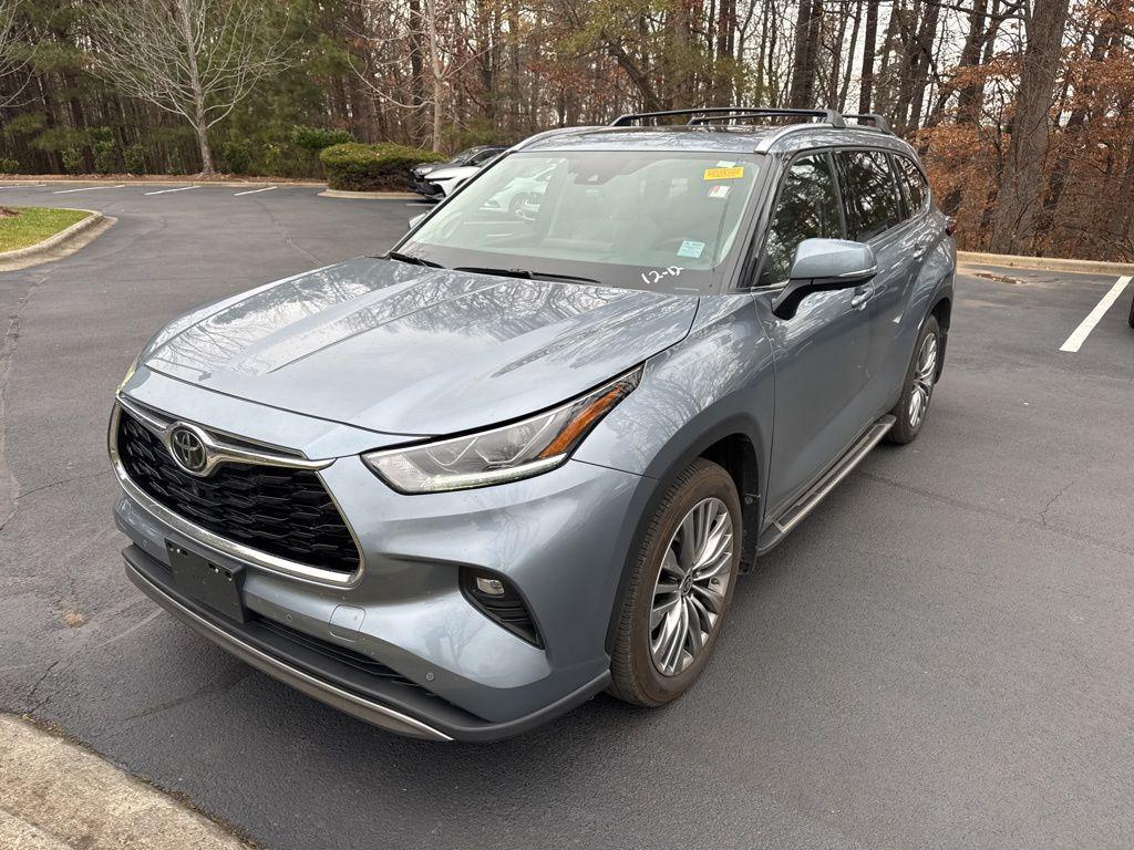 used 2022 Toyota Highlander car, priced at $39,506