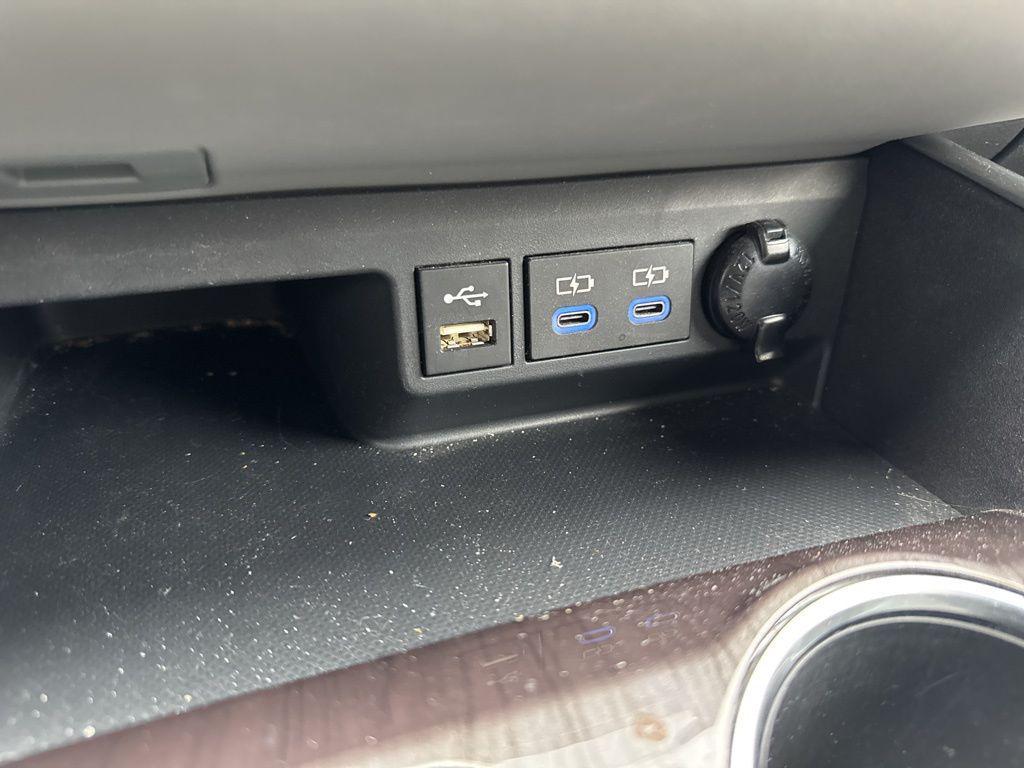 used 2022 Toyota Highlander car, priced at $39,506