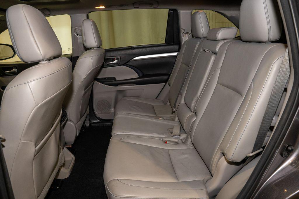 used 2016 Toyota Highlander car, priced at $16,166