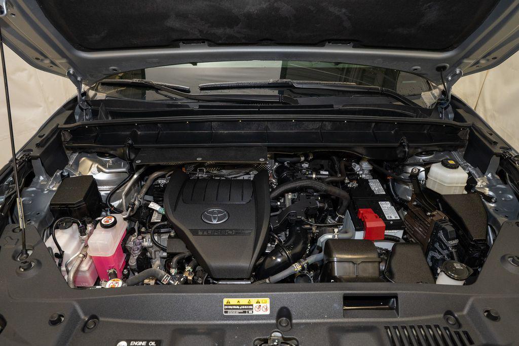 used 2024 Toyota Highlander car, priced at $30,818