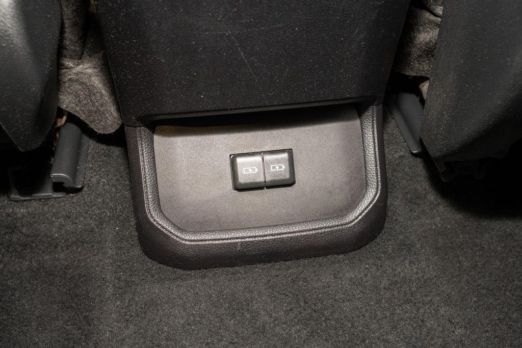 used 2024 Toyota Highlander car, priced at $30,818