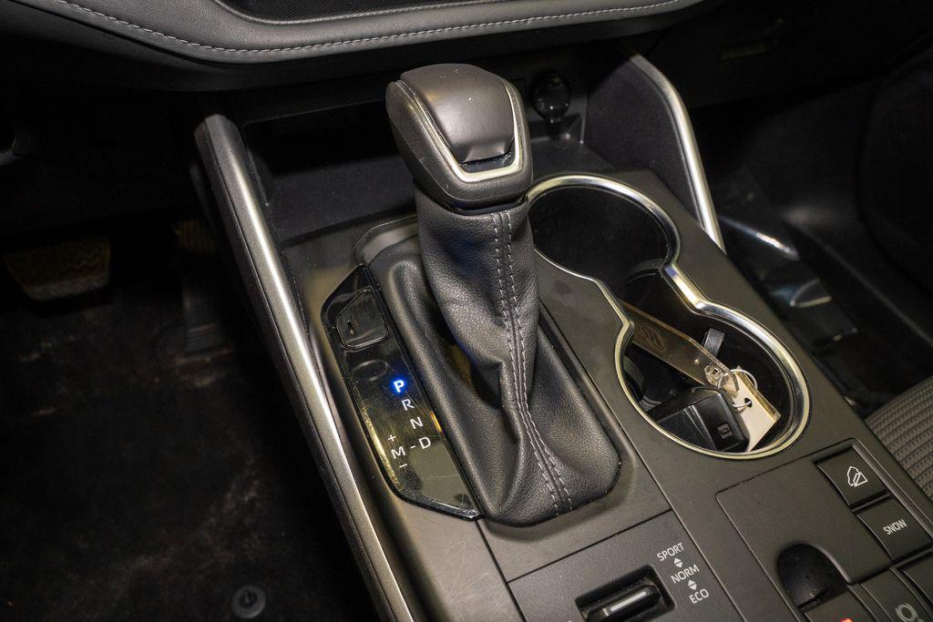 used 2024 Toyota Highlander car, priced at $32,516