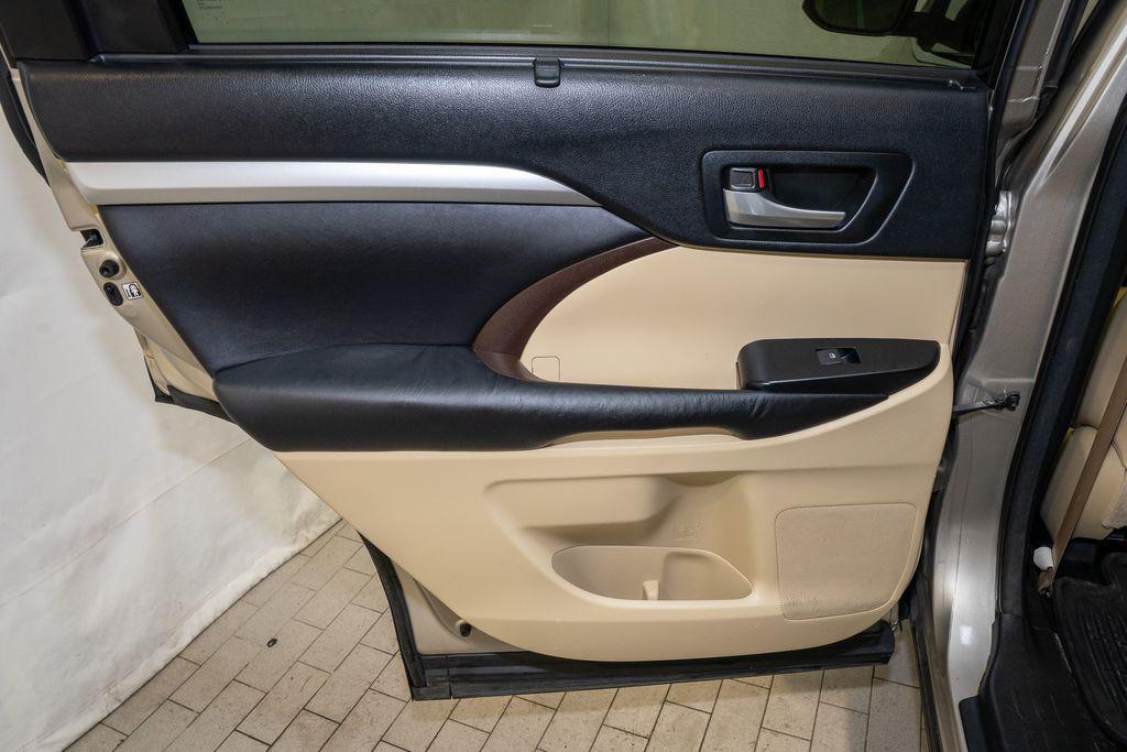 used 2015 Toyota Highlander car, priced at $13,833