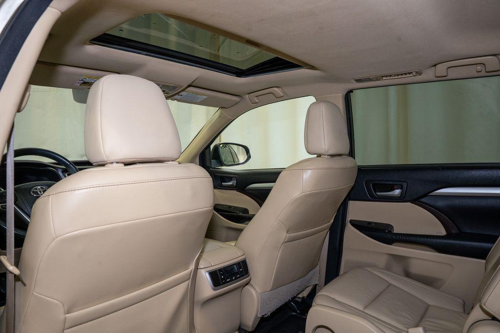 used 2015 Toyota Highlander car, priced at $13,833