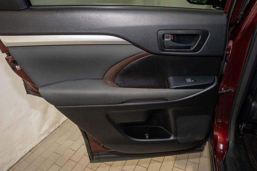 used 2018 Toyota Highlander car, priced at $18,429