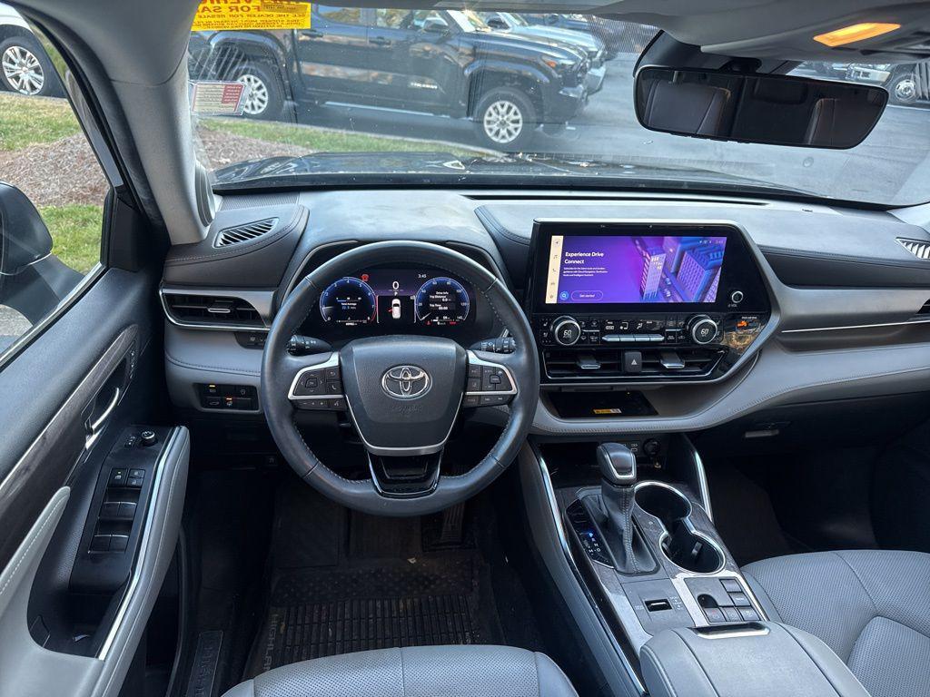 used 2023 Toyota Highlander car, priced at $36,181