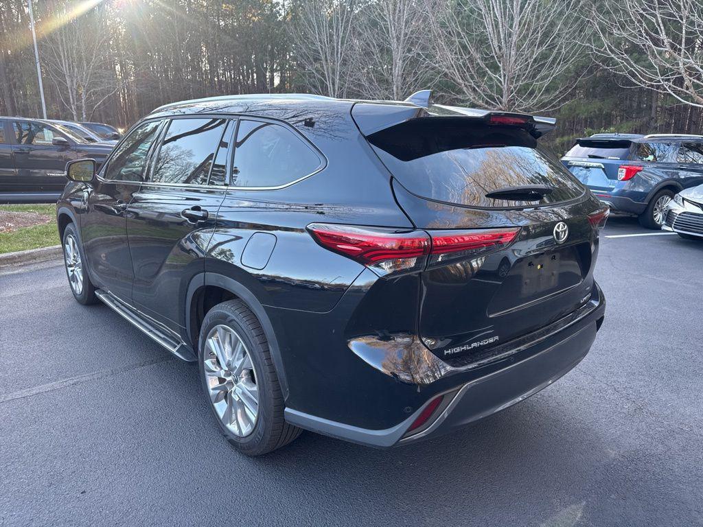 used 2023 Toyota Highlander car, priced at $36,181