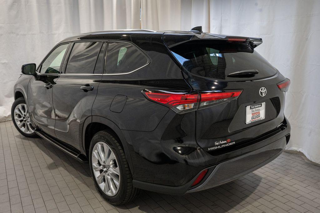 used 2023 Toyota Highlander car, priced at $33,936