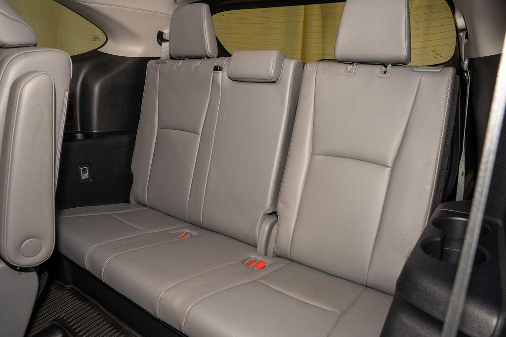 used 2023 Toyota Highlander car, priced at $33,936