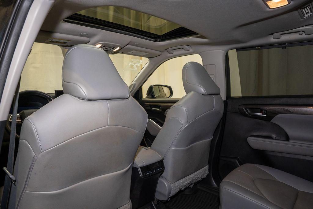 used 2023 Toyota Highlander car, priced at $33,936