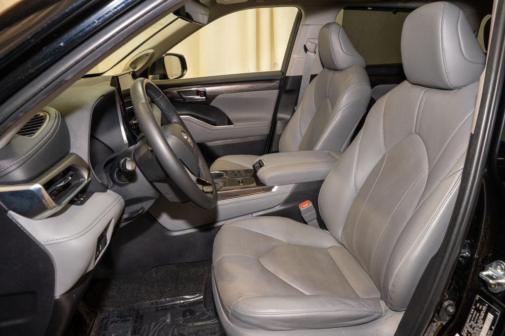 used 2023 Toyota Highlander car, priced at $33,936