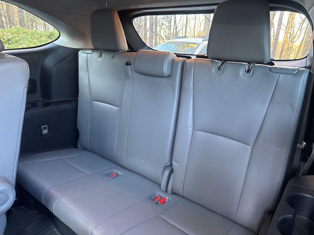 used 2023 Toyota Highlander car, priced at $36,181