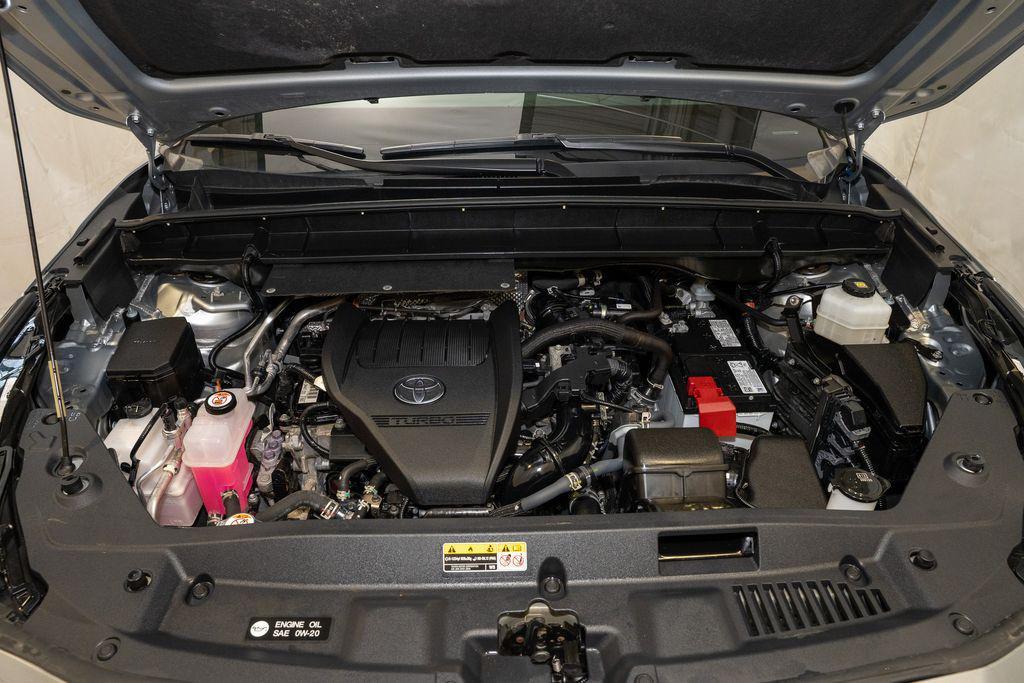 used 2024 Toyota Highlander car, priced at $33,091