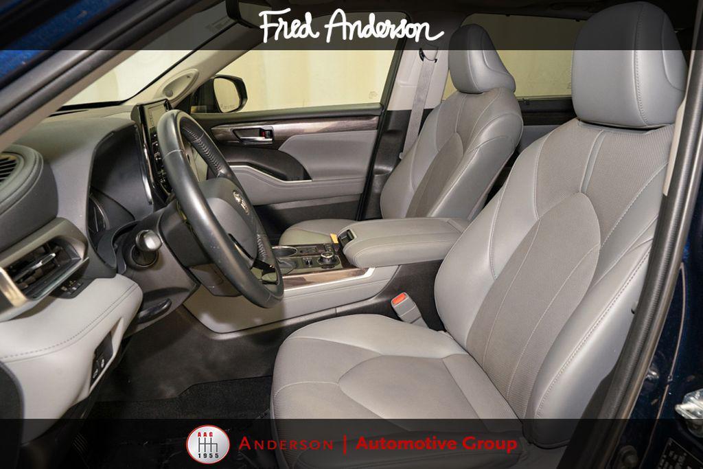 used 2021 Toyota Highlander car, priced at $39,188