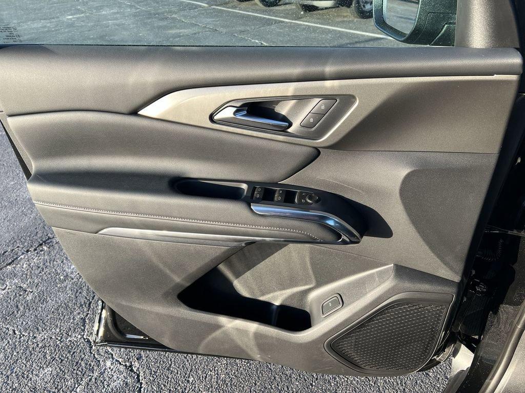 new 2026 Chevrolet Traverse car, priced at $47,743