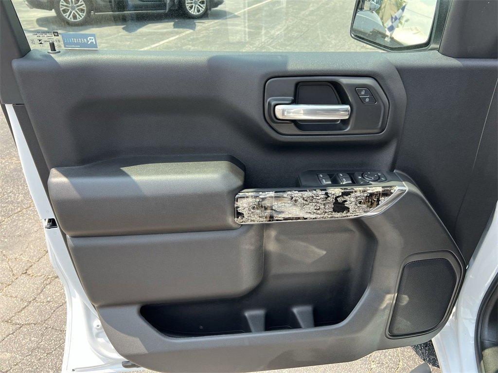 new 2025 Chevrolet Silverado 1500 car, priced at $50,376