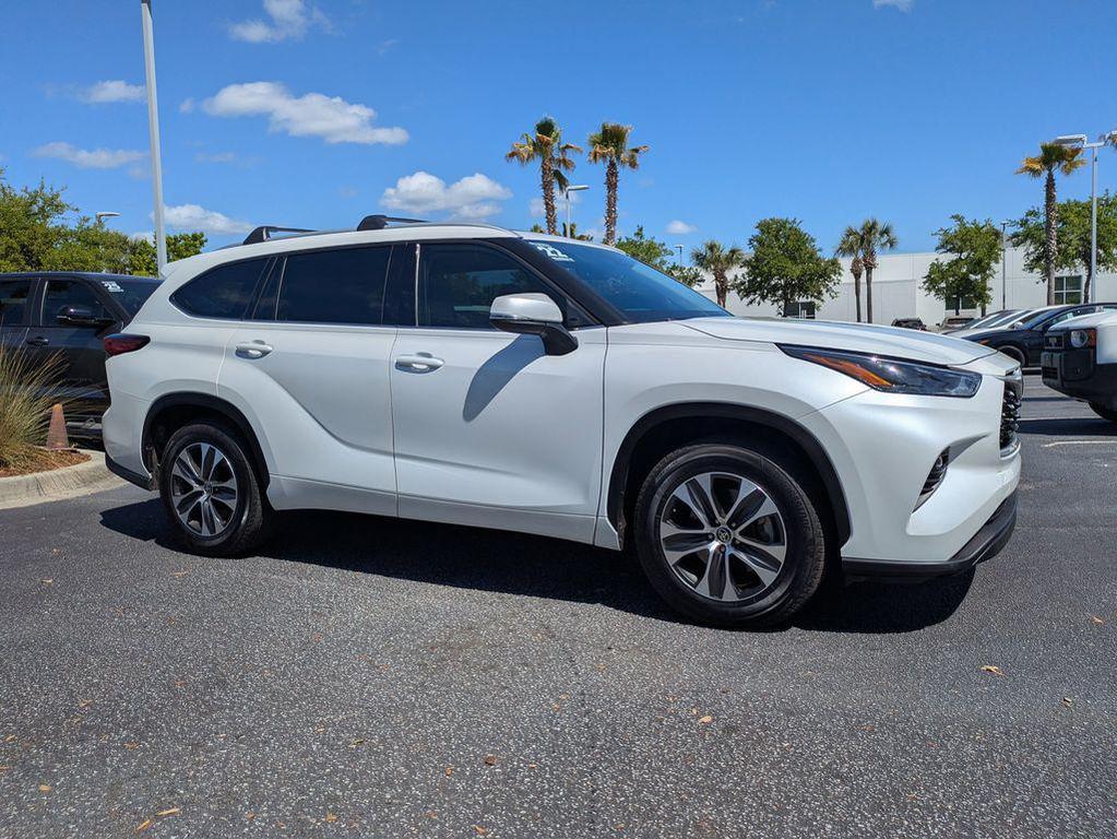 used 2022 Toyota Highlander car, priced at $33,691