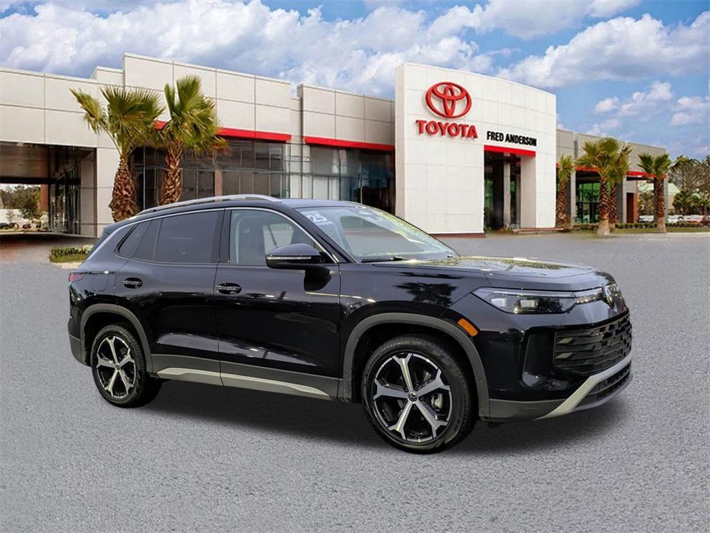 used 2025 Volkswagen Tiguan car, priced at $27,991