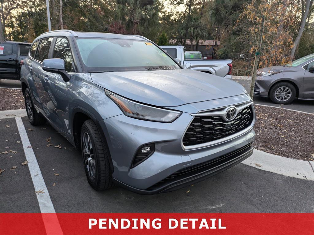 used 2023 Toyota Highlander car, priced at $38,991