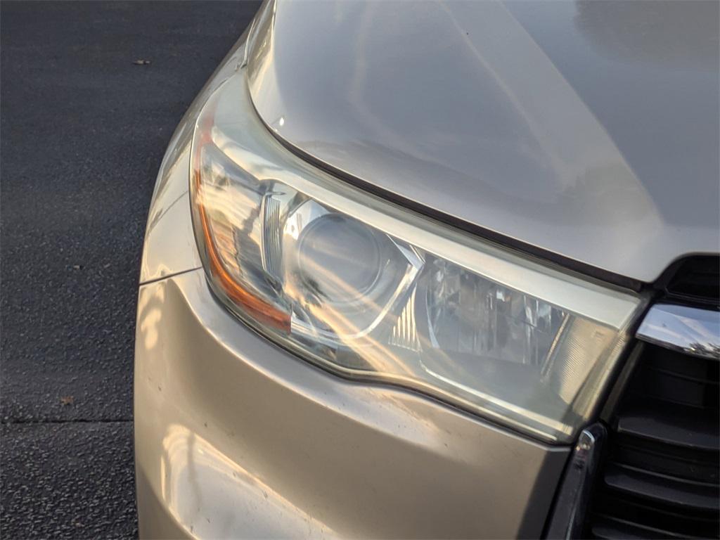 used 2015 Toyota Highlander car, priced at $13,591