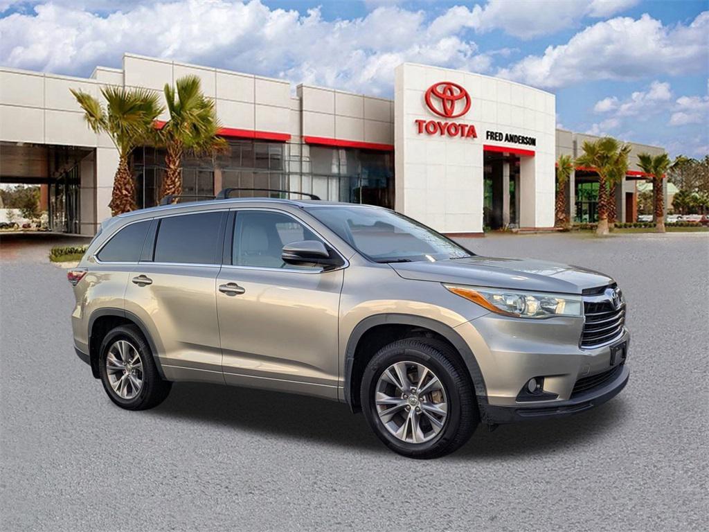 used 2015 Toyota Highlander car, priced at $13,591