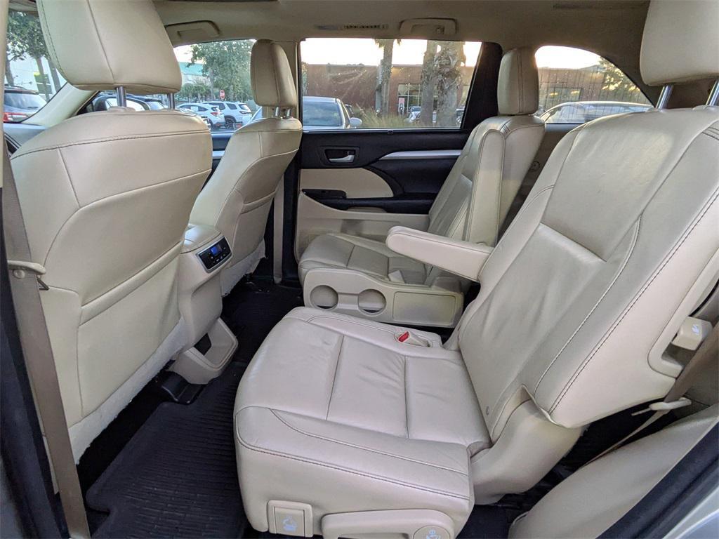 used 2015 Toyota Highlander car, priced at $13,591