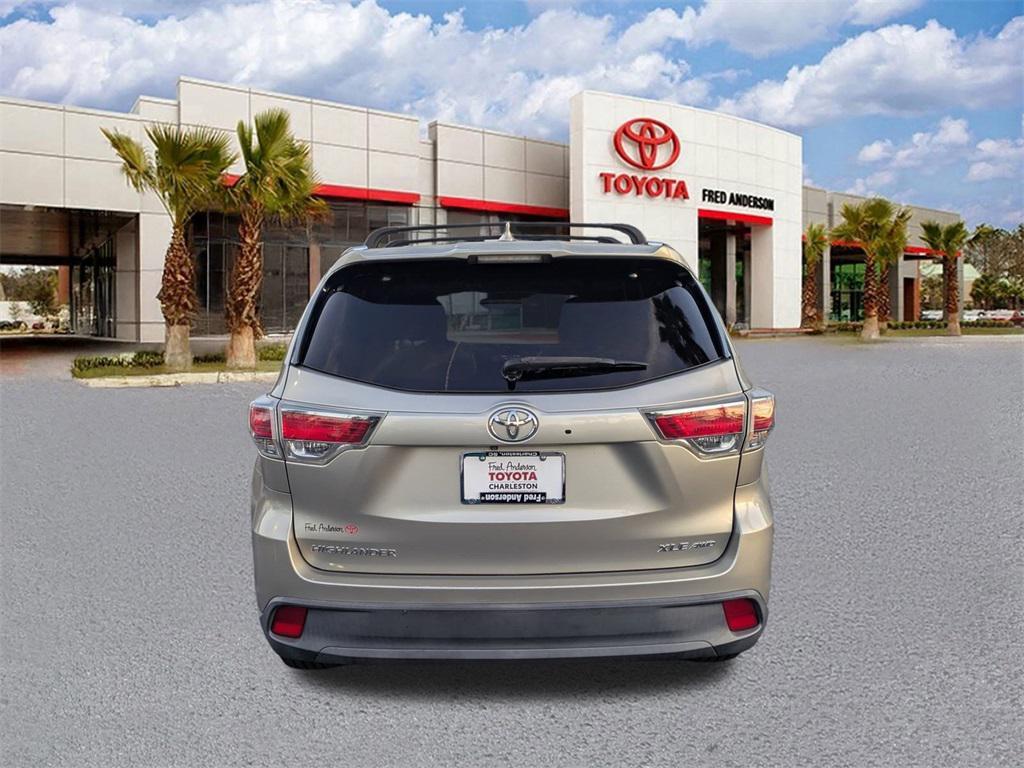 used 2015 Toyota Highlander car, priced at $13,591