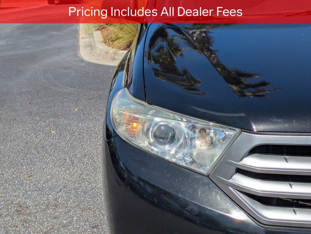 used 2013 Toyota Highlander car, priced at $11,071