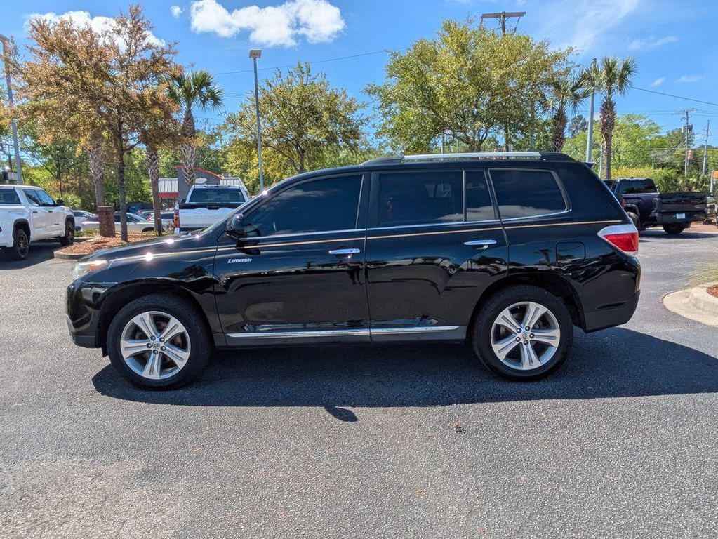 used 2013 Toyota Highlander car, priced at $11,291
