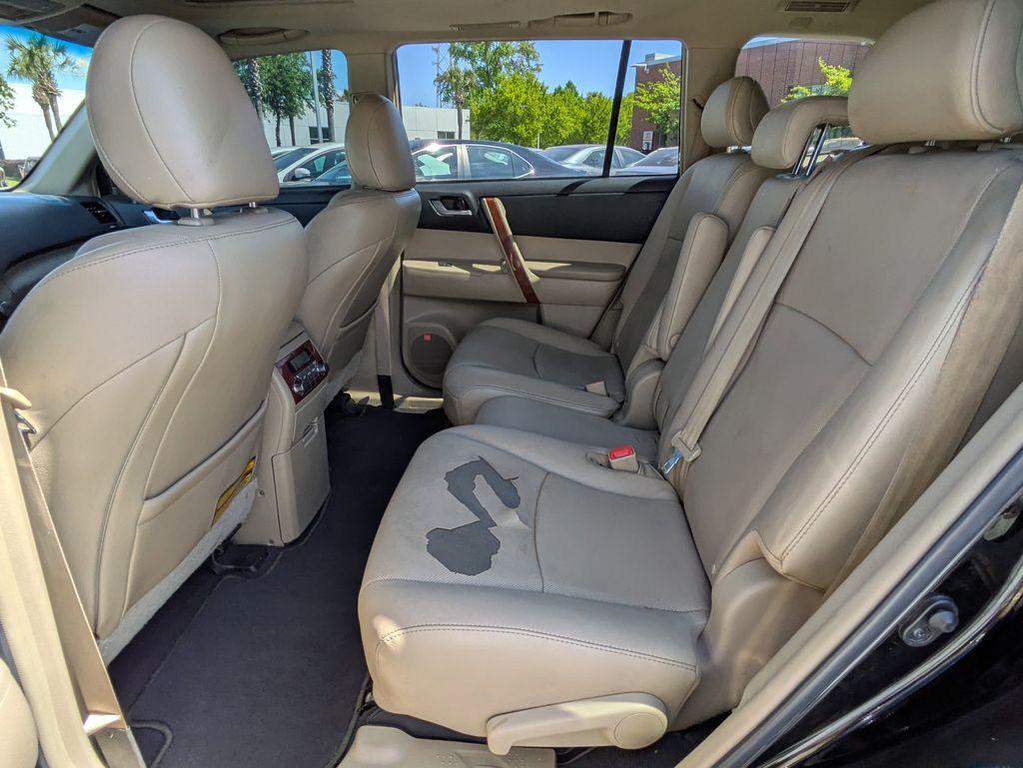 used 2013 Toyota Highlander car, priced at $11,291
