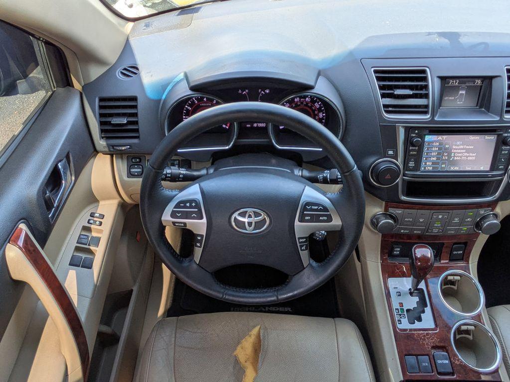 used 2013 Toyota Highlander car, priced at $11,291