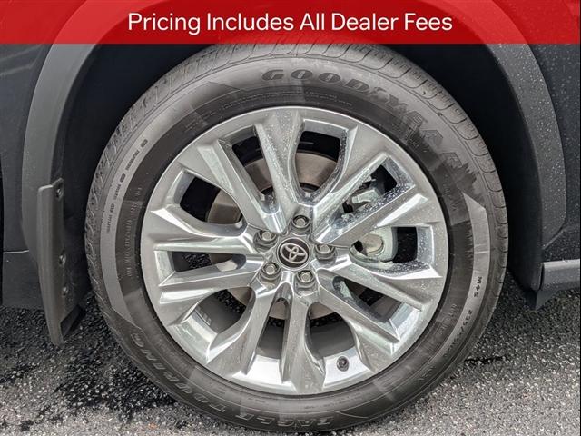 new 2026 Toyota Highlander Hybrid car, priced at $58,479