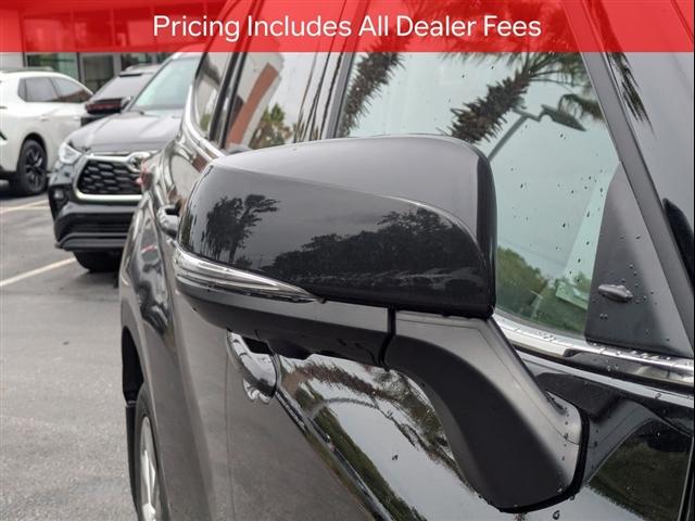 new 2026 Toyota Highlander Hybrid car, priced at $58,479