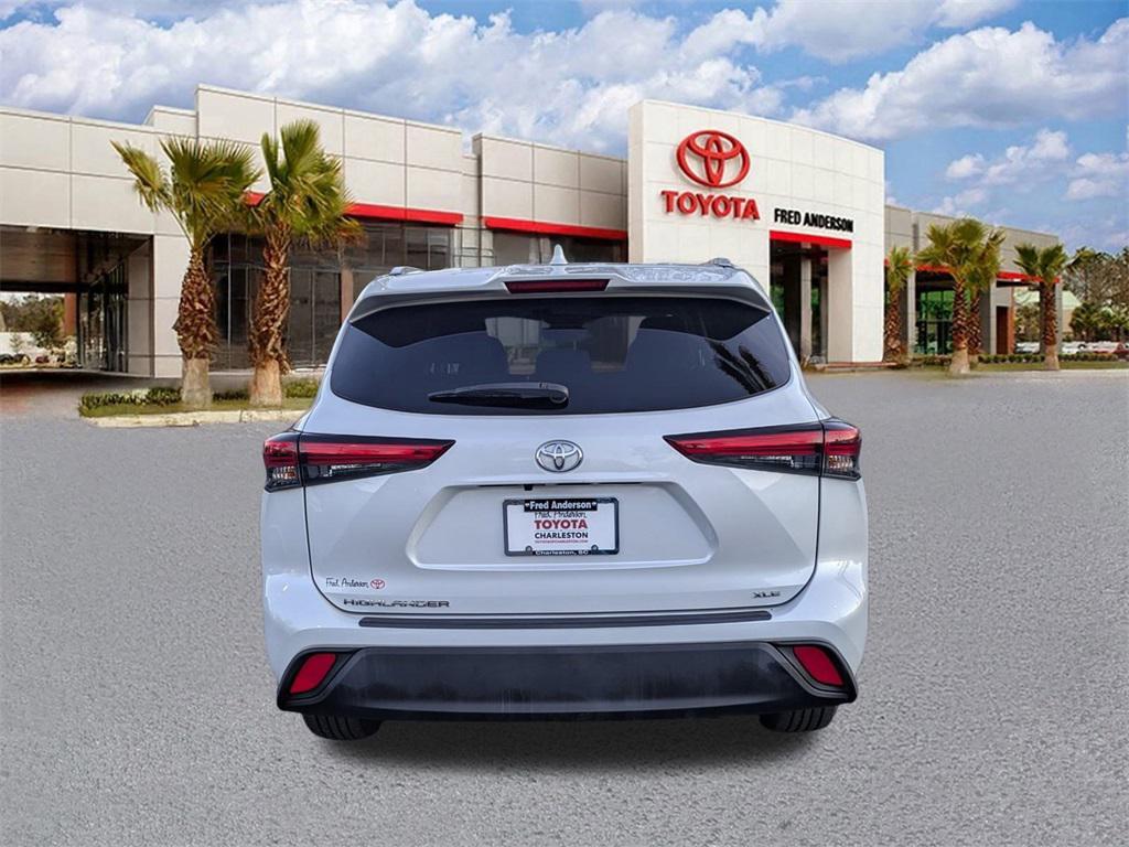 used 2023 Toyota Highlander car, priced at $33,291