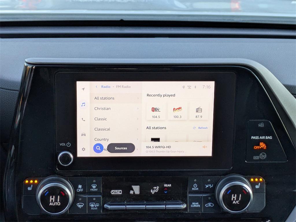 used 2023 Toyota Highlander car, priced at $33,291