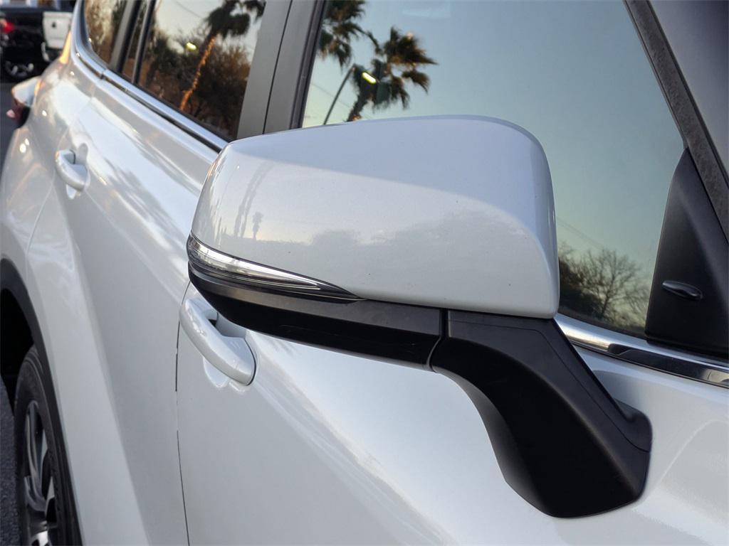 used 2023 Toyota Highlander car, priced at $33,291