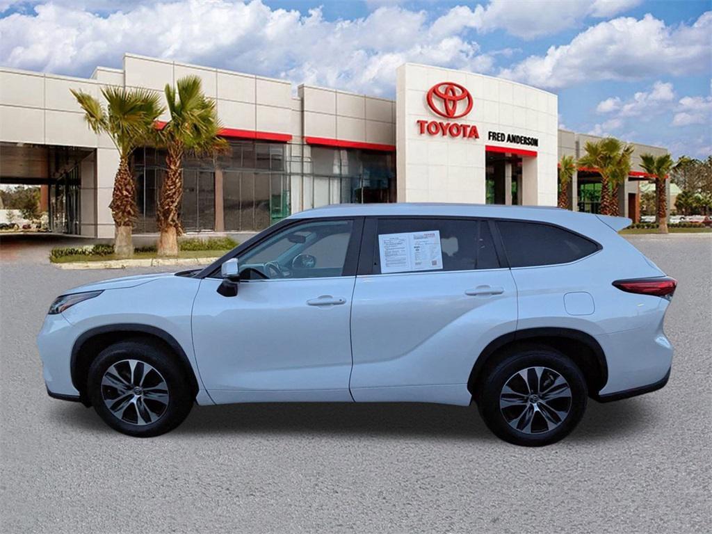 used 2023 Toyota Highlander car, priced at $33,291
