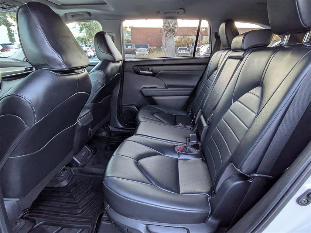 used 2023 Toyota Highlander car, priced at $33,291