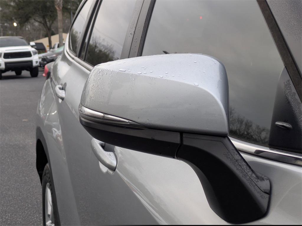 used 2023 Toyota Highlander car, priced at $29,791