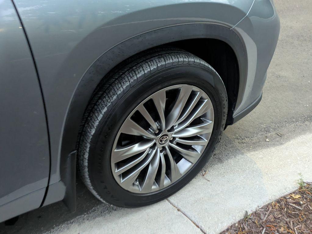 used 2022 Toyota Highlander car, priced at $42,891