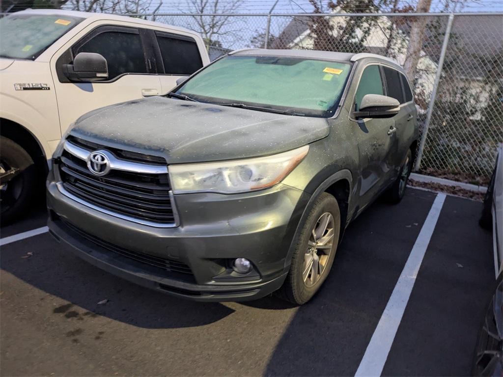 used 2015 Toyota Highlander car, priced at $12,391