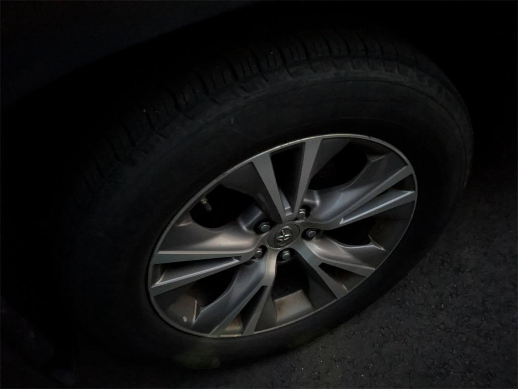 used 2015 Toyota Highlander car, priced at $12,391