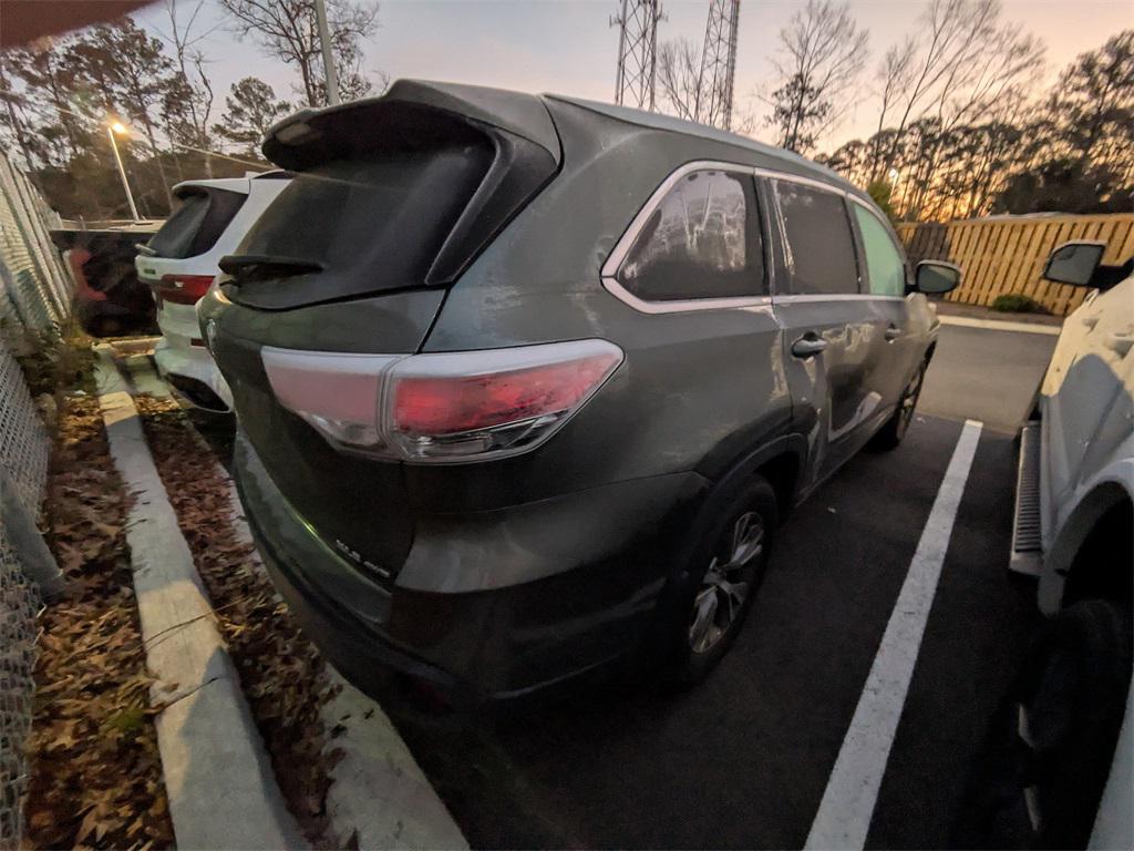 used 2015 Toyota Highlander car, priced at $12,391
